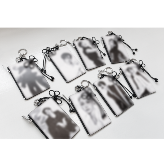 Stray Kids CARD HOLDER KEYRING - RUN IT