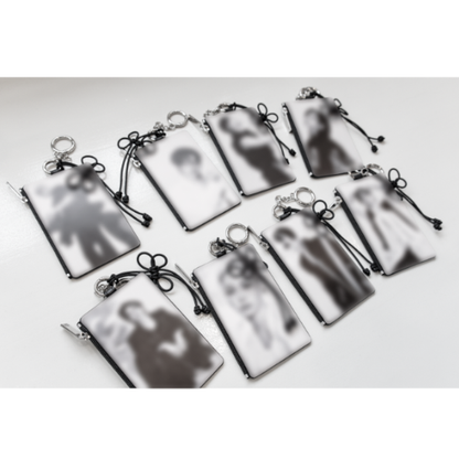 Stray Kids CARD HOLDER KEYRING - RUN IT